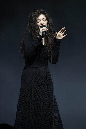 Lorde performs live at the VNZMA show by Jason Hailes