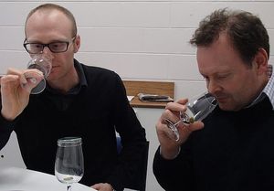 Graham Eyres and Phil Bremer sniffing the aromatic volatiles of hops pellets